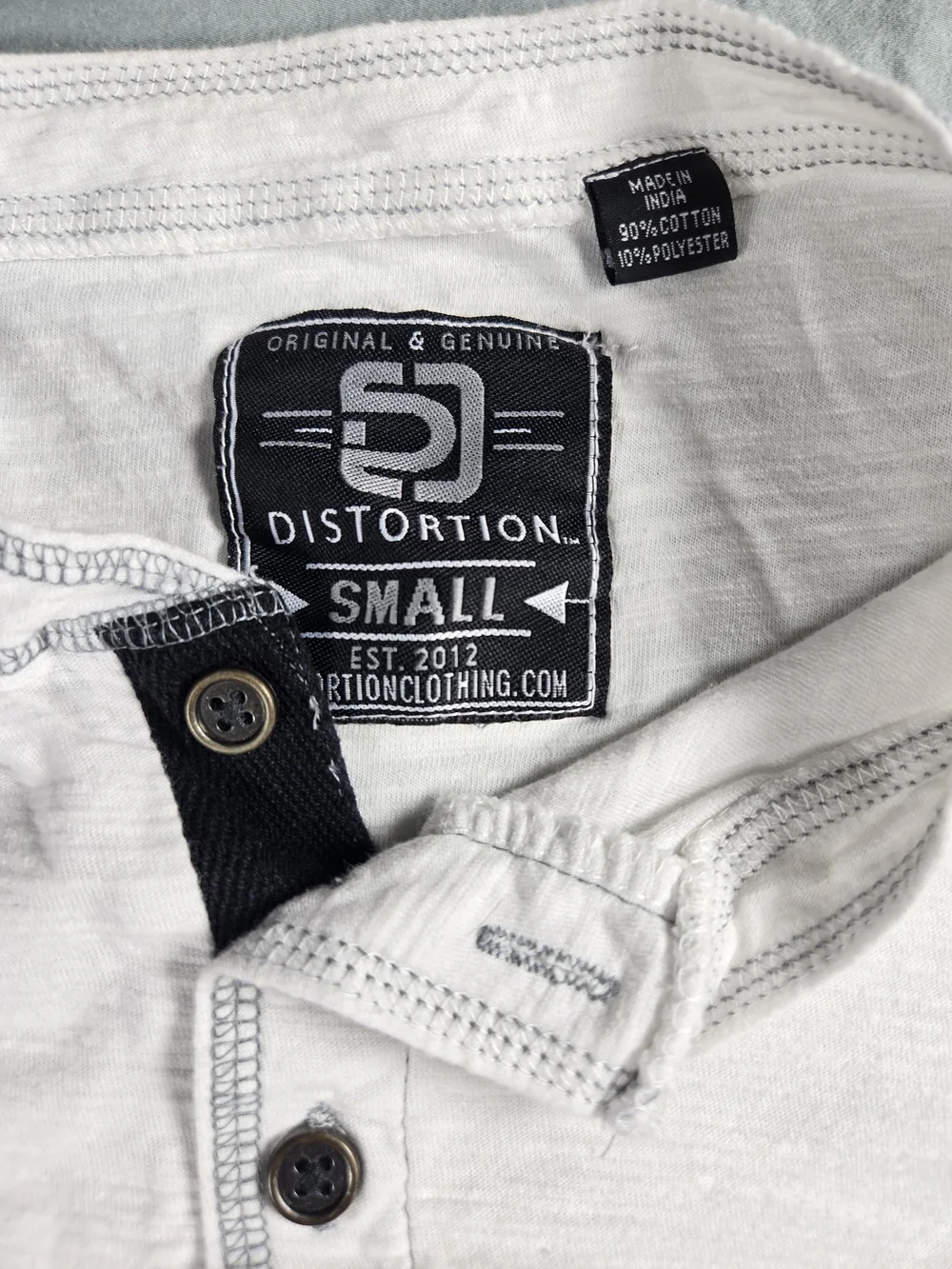 Distortion Men's White/Gray Colorblock Knit Henley Tee Short Sleeve Size S Shirt